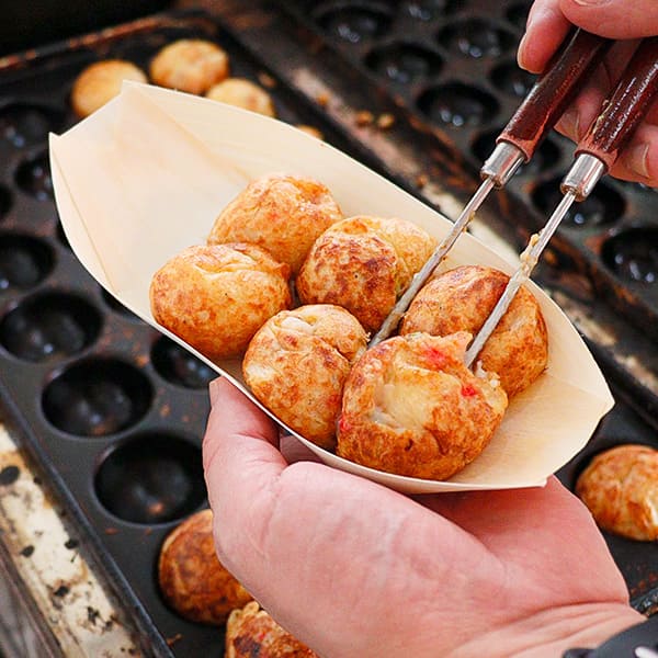 出来立てのたこ焼きの画像